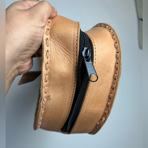 Ukelele Genuin Brown Leather Case Crossbody Strap Minimalist Neutral adjustable - Picture 6 of 14
